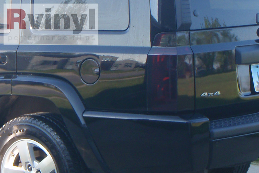 Change tail light jeep commander #2